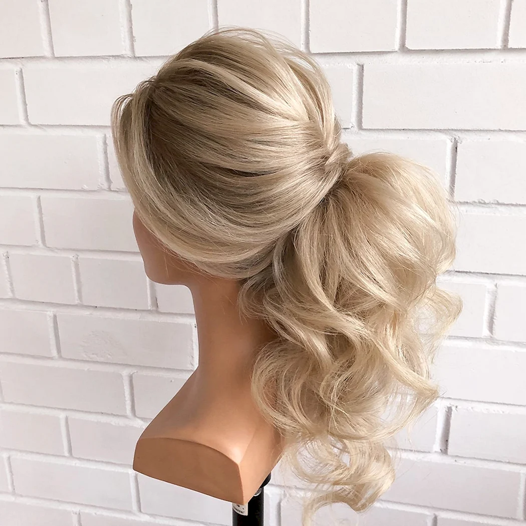 Коктейльная прическа