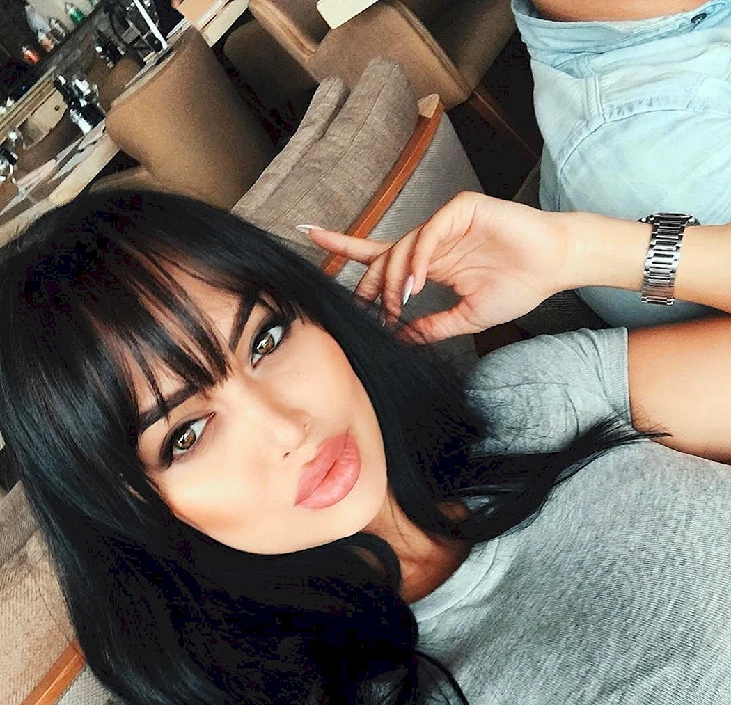 Нита Кузьмина с челкой