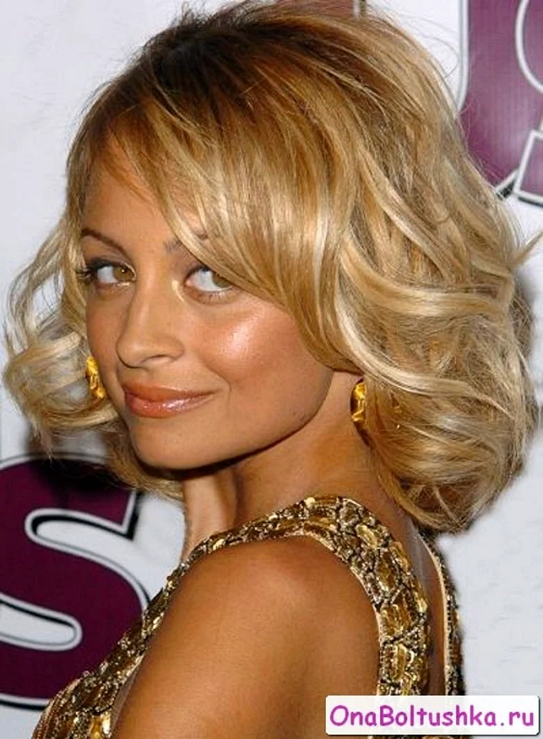 Николь Риччи стрижка