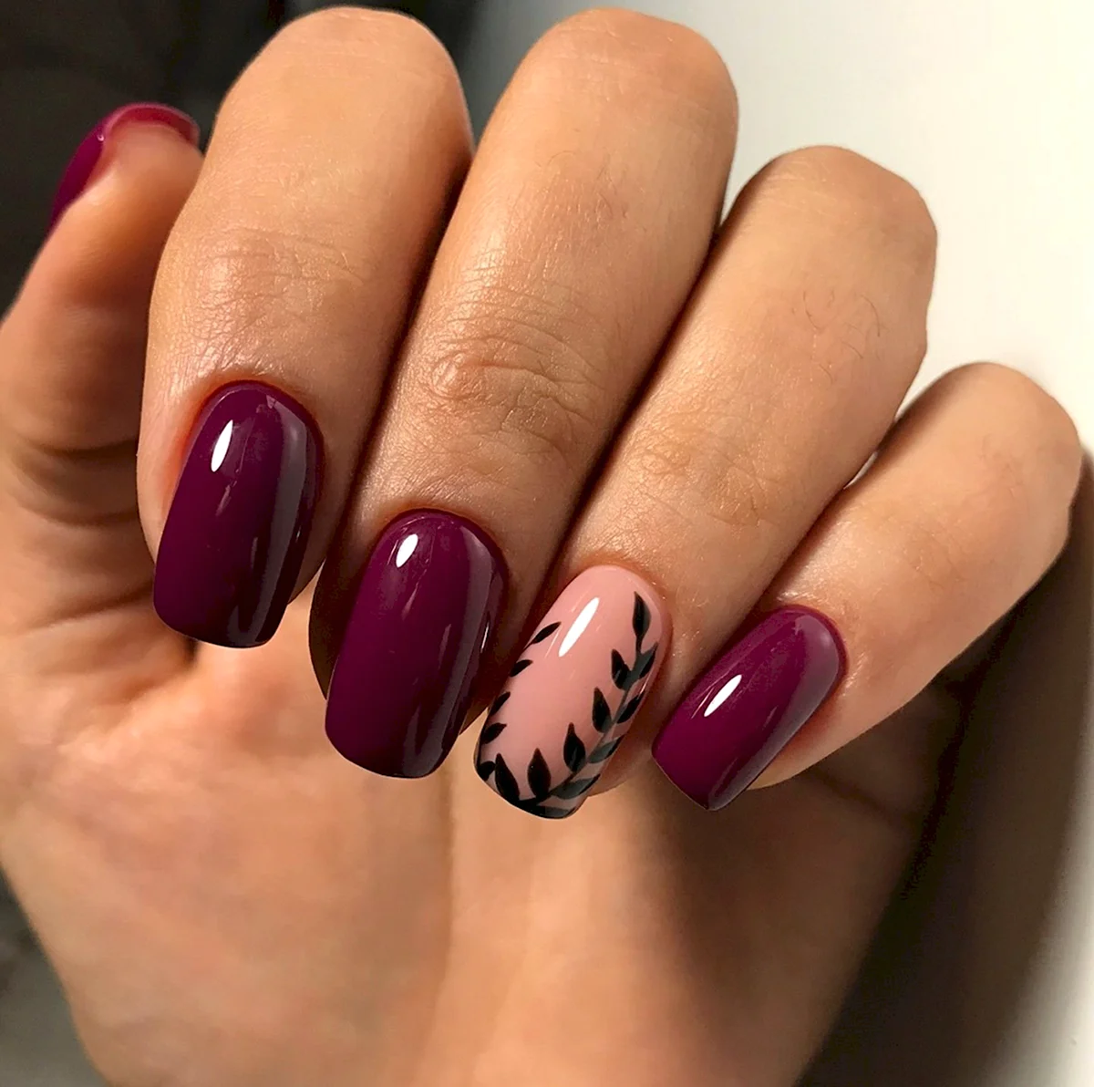 Маникюр бордо марсала бургунди