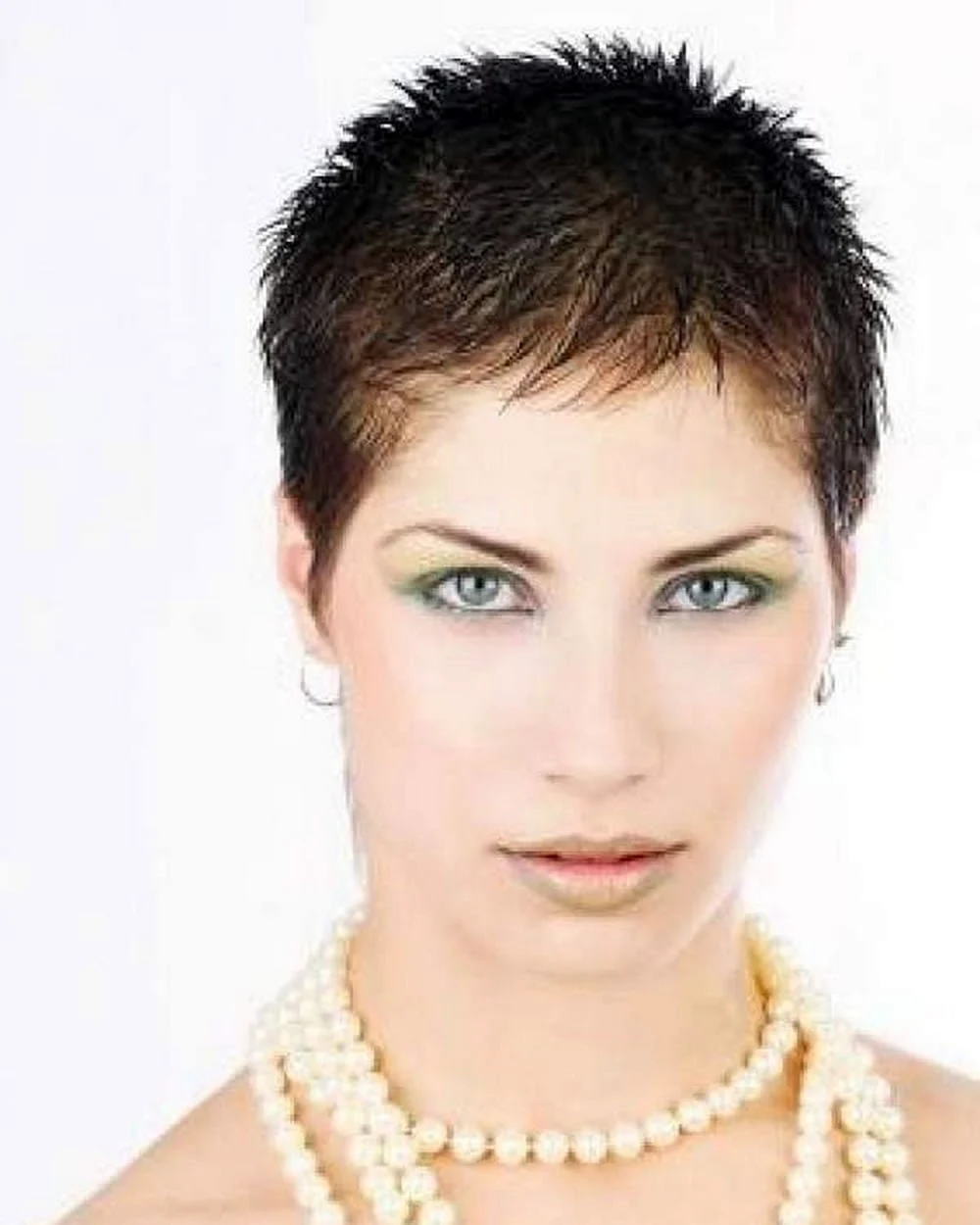 Пикси улттра короткая стрижка