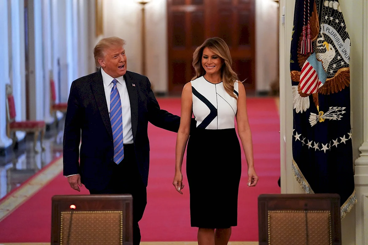 Мелания Трамп платья 2021