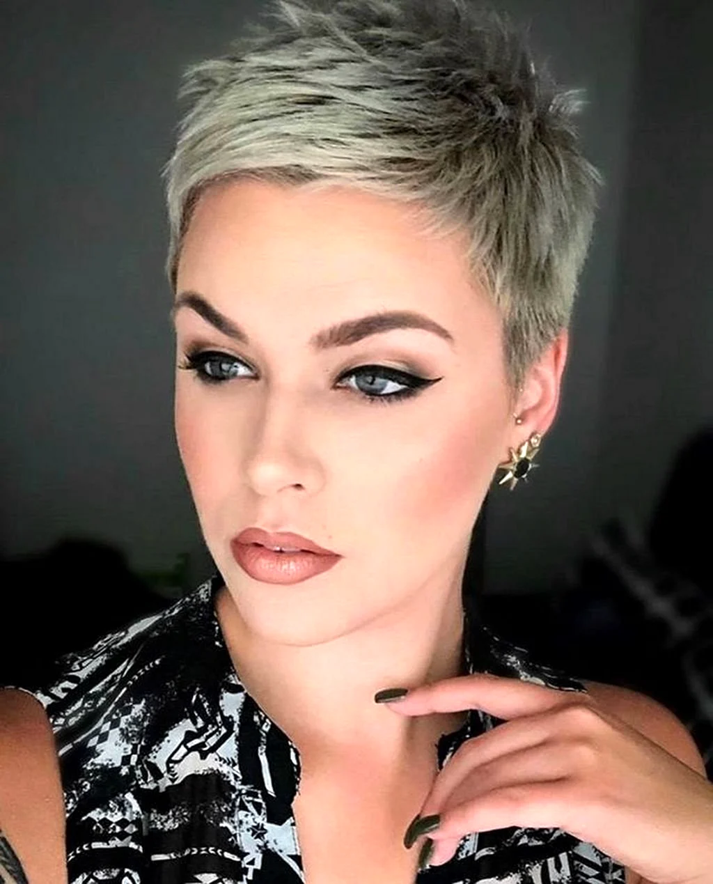 Ультракороткая стрижка Пикси