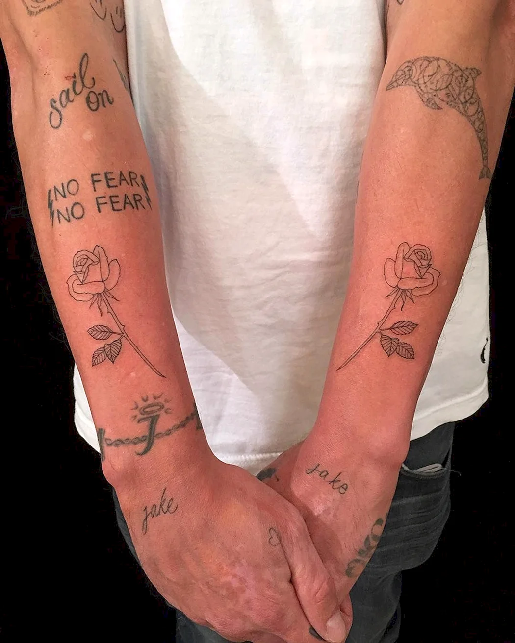 Несколько маленьких тату на руке