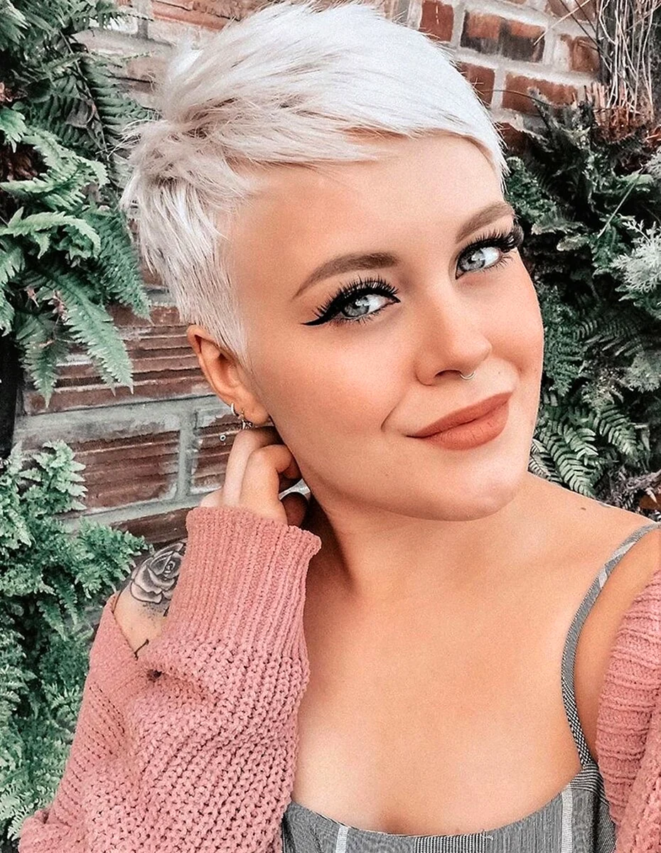 Стрижка Пикси Калманович