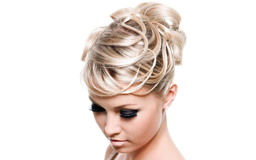 Прическа на белом фоне