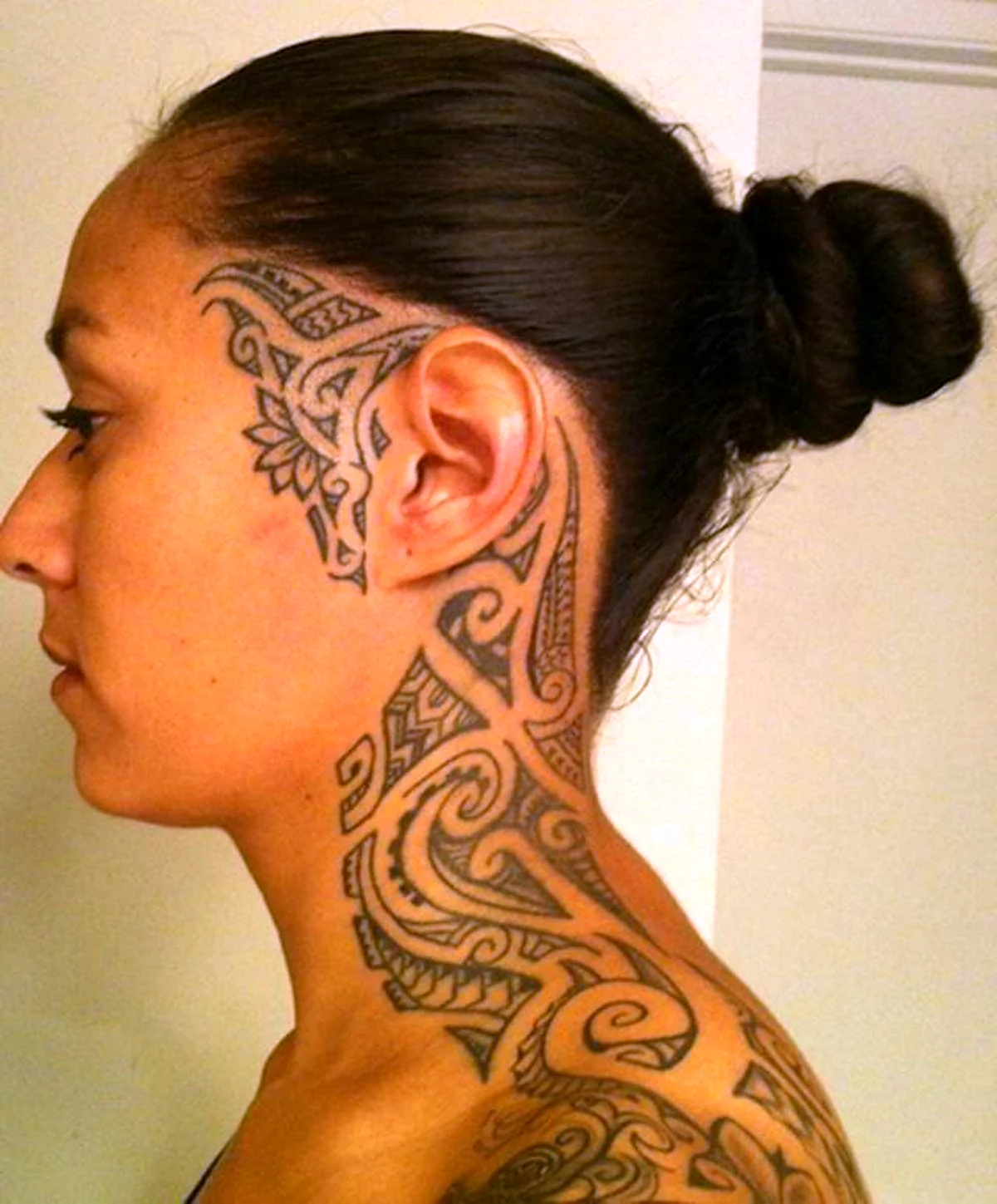 Полинезия на шее