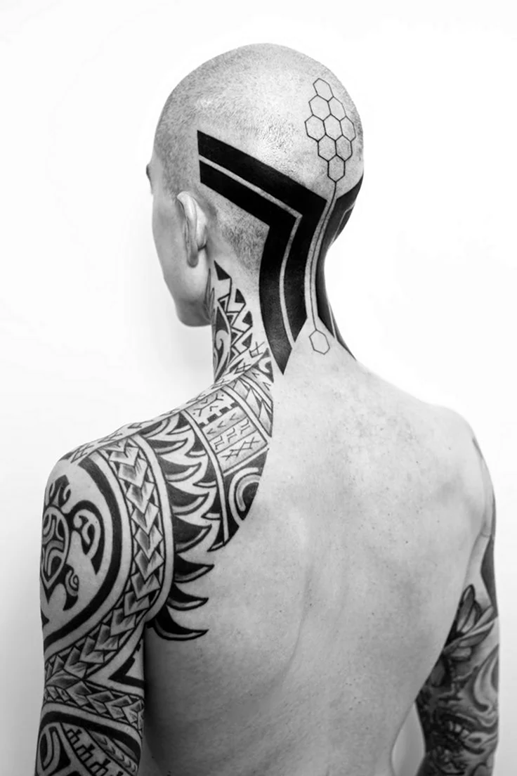 Полинезия блэкворк плече