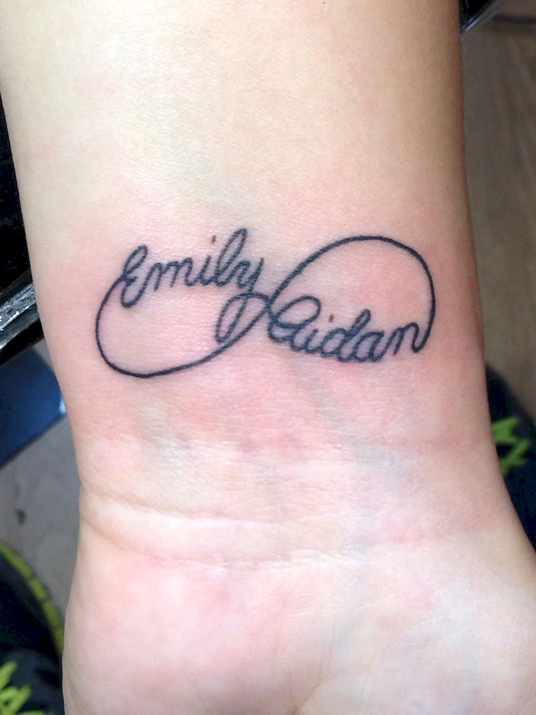 Тату с именами детей