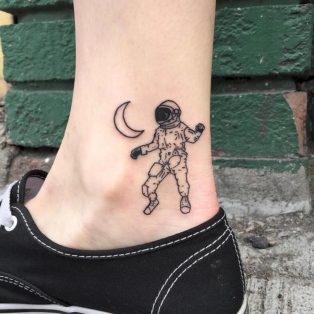 Тату на ноге мужские небольшие