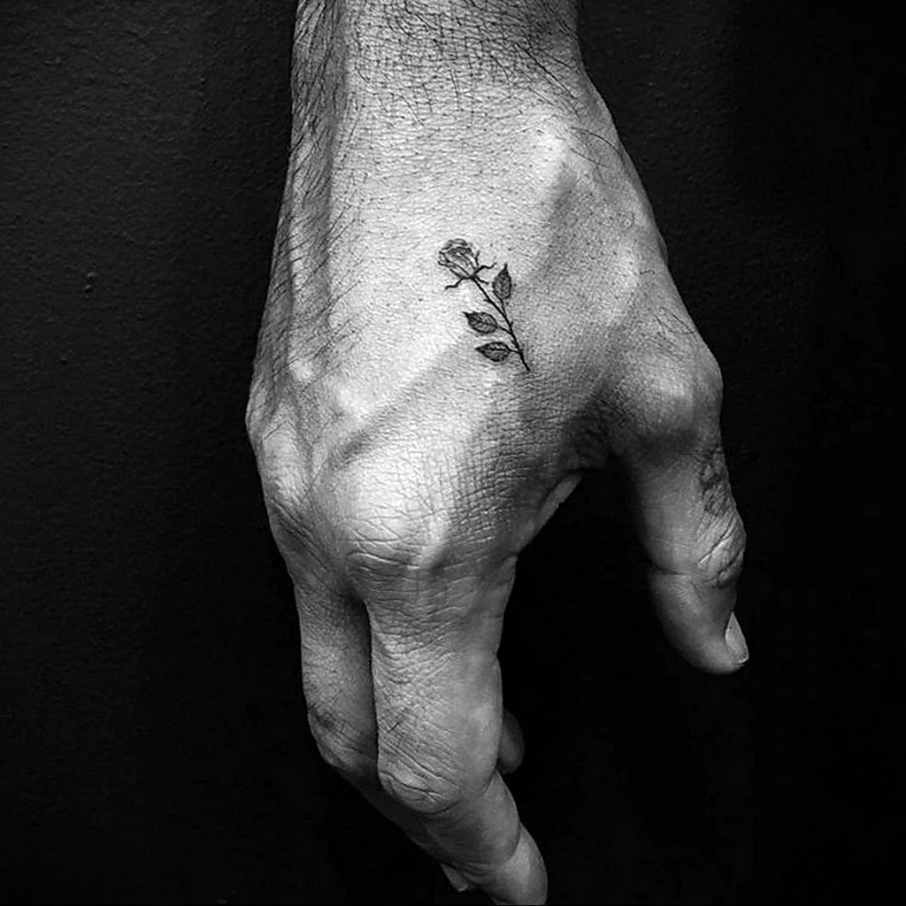 Тату на кисти маленькие