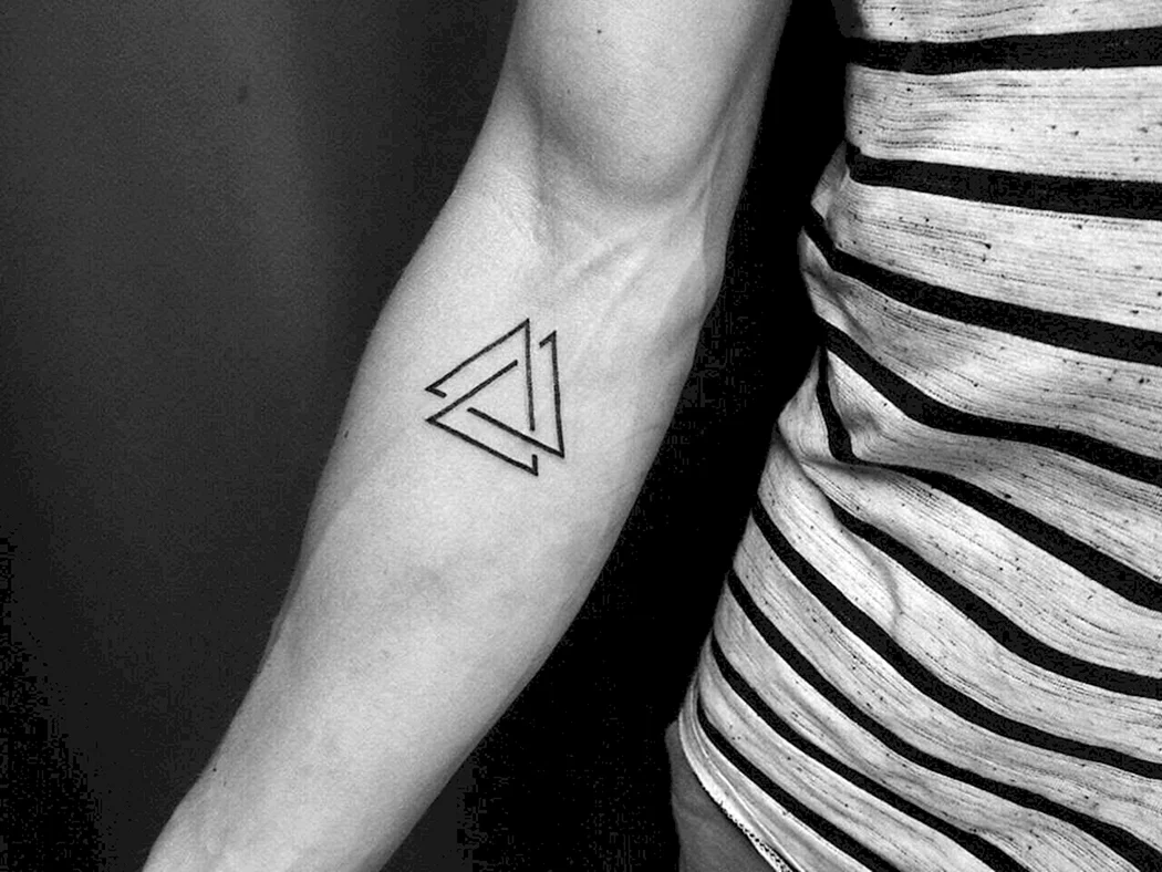 Тату треугольник