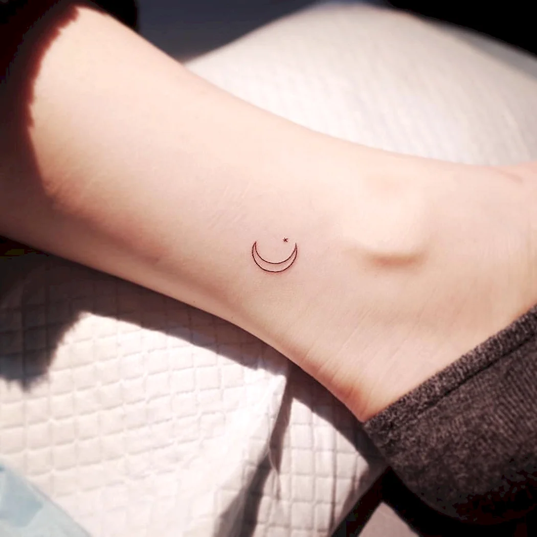 Мини тату Луна