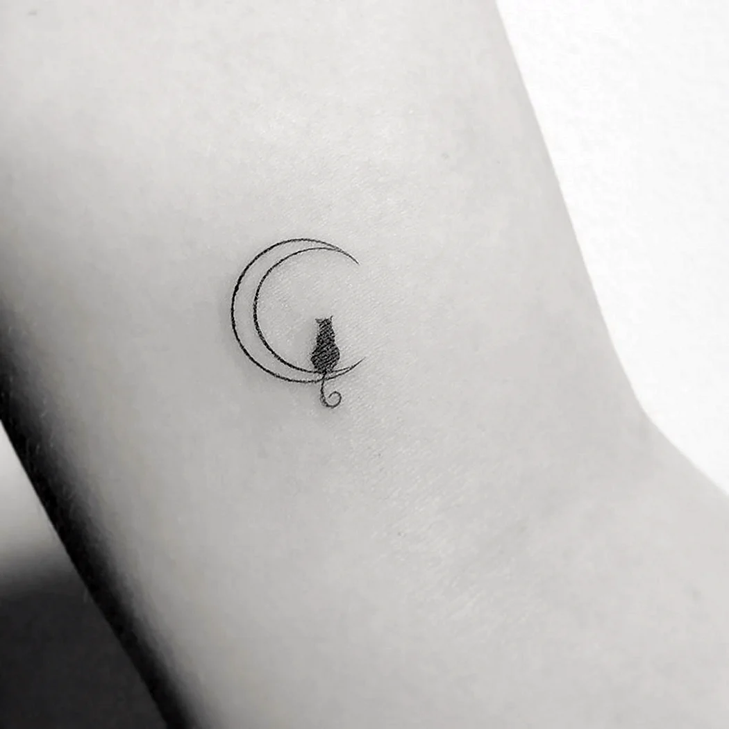 Месяц тату Минимализм