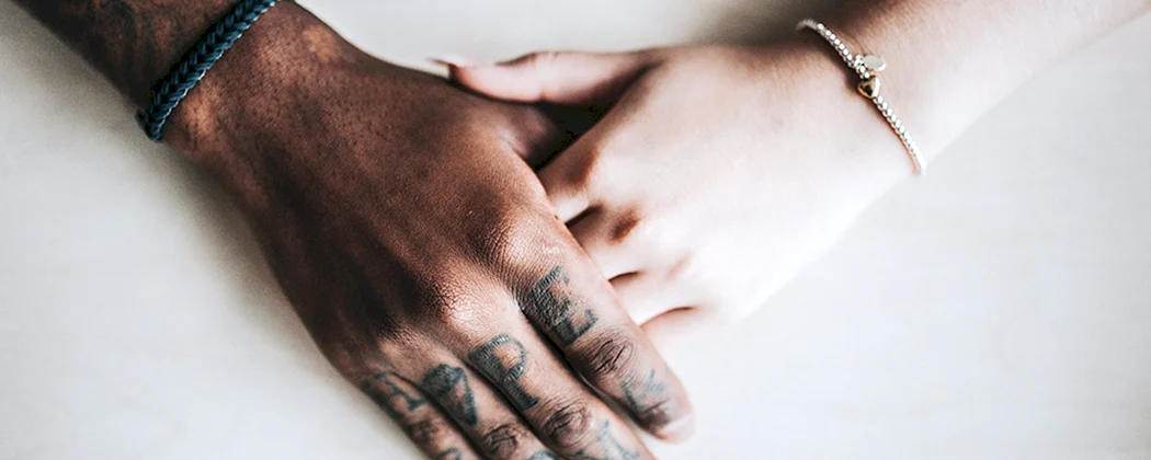 Рука на которой свели тату