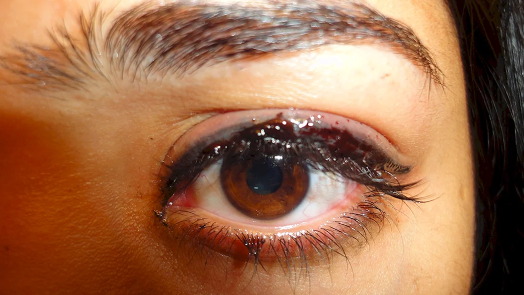 Перманентный макияж глаз коричневый