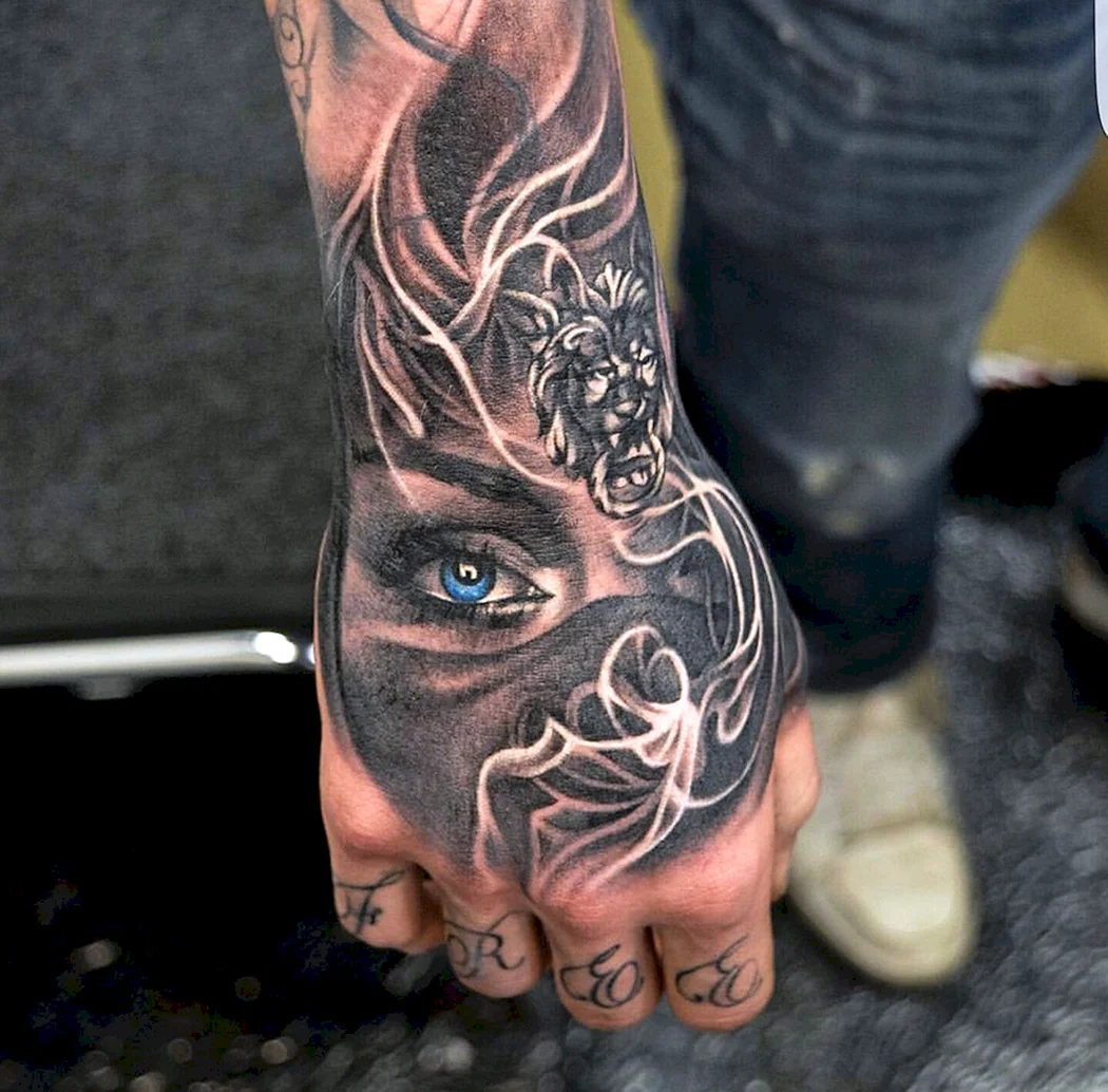 Тату на кисти для мужчин