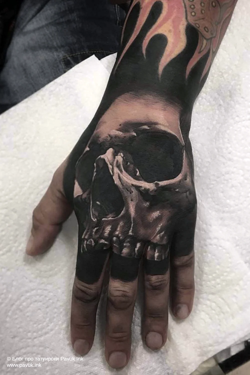 Тату на кисть и запястье