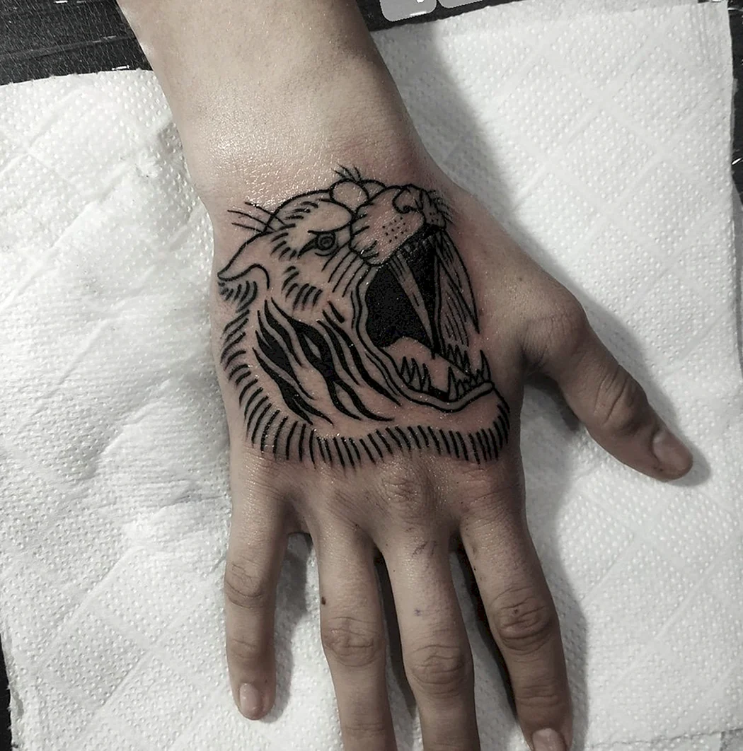 Тату на кисть руки для мужчин