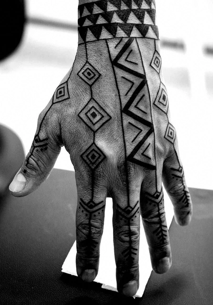 Тату на кисти