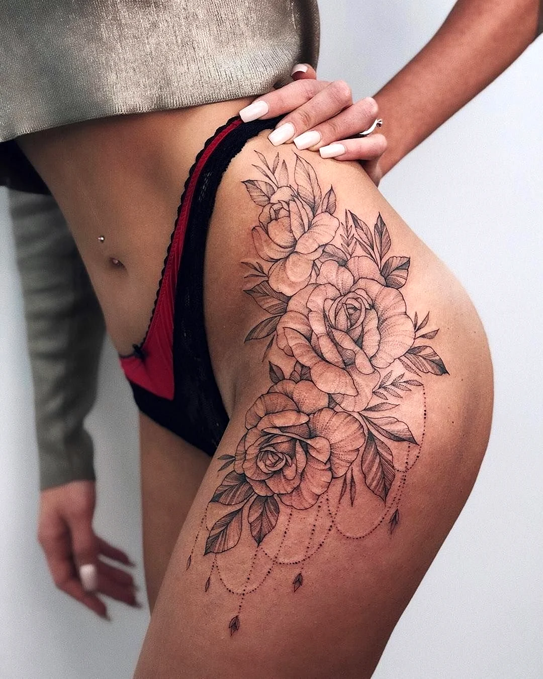 Женская тату