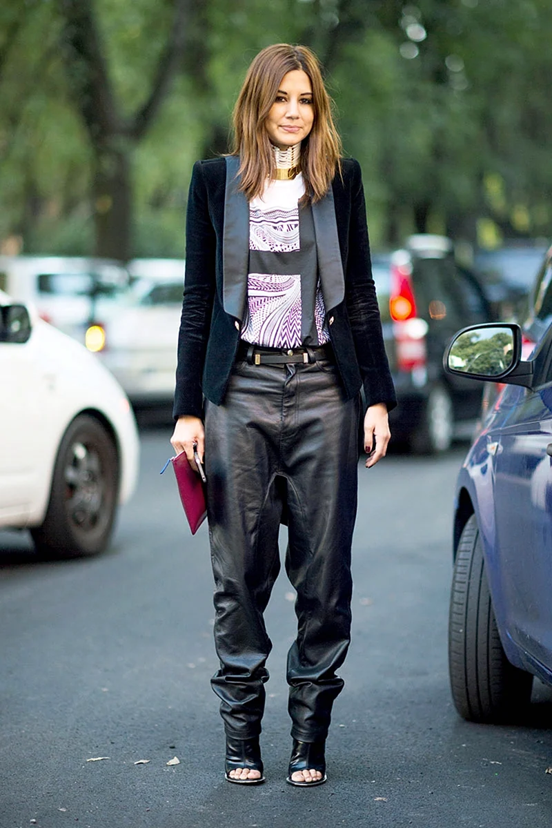 Брюки с ботинками