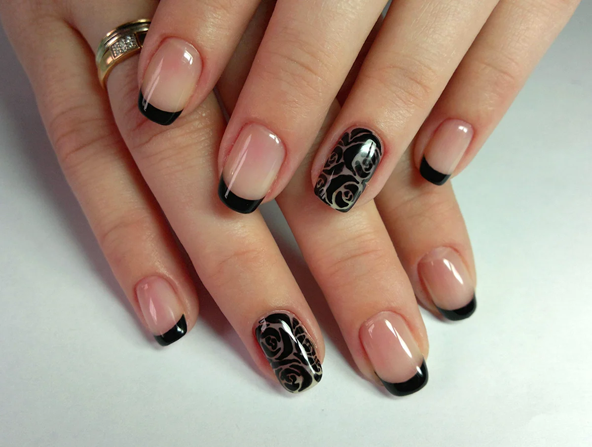 Черный френч на короткие ногти