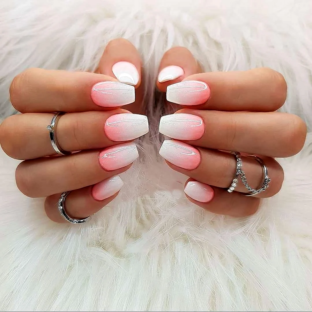 Маникюр омбре