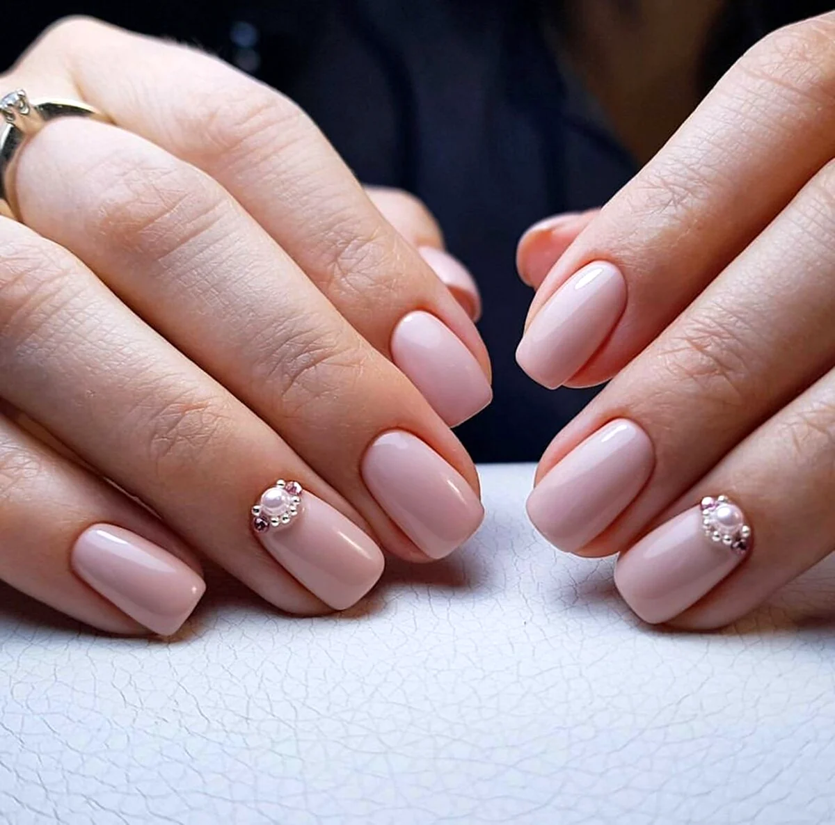 Красивый маникюр классика