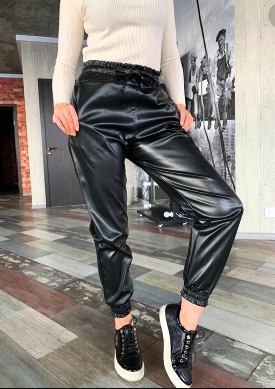 Кожаные джоггеры женские