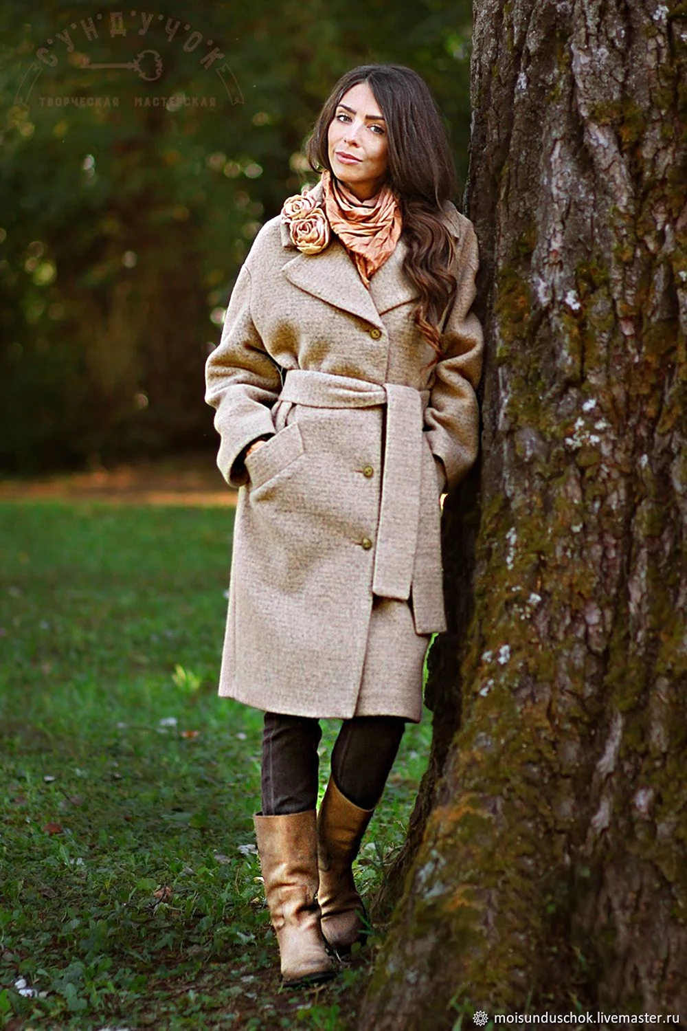 Бежевое пальто