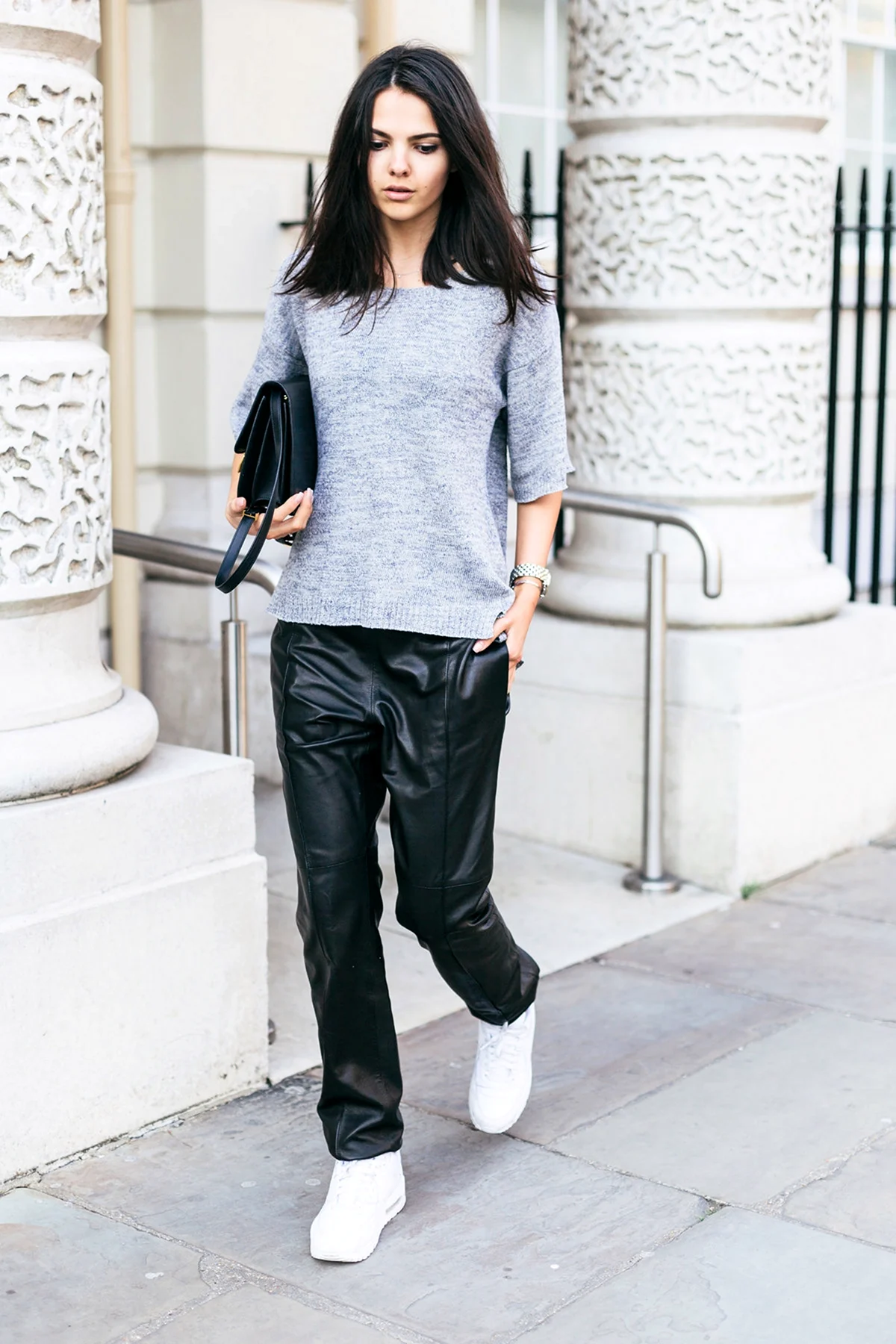 Спортивные штаны с ботинками