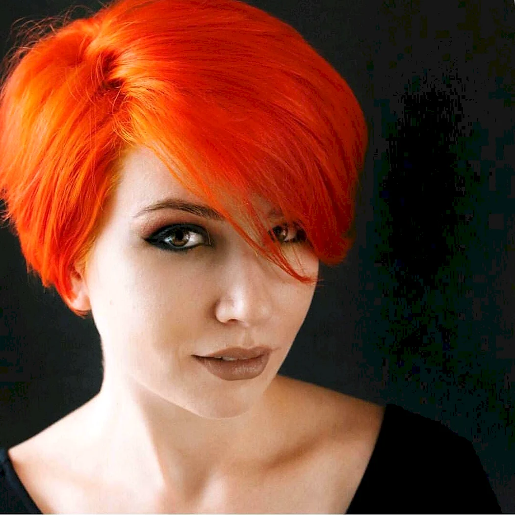 Короткие рыжие волосы