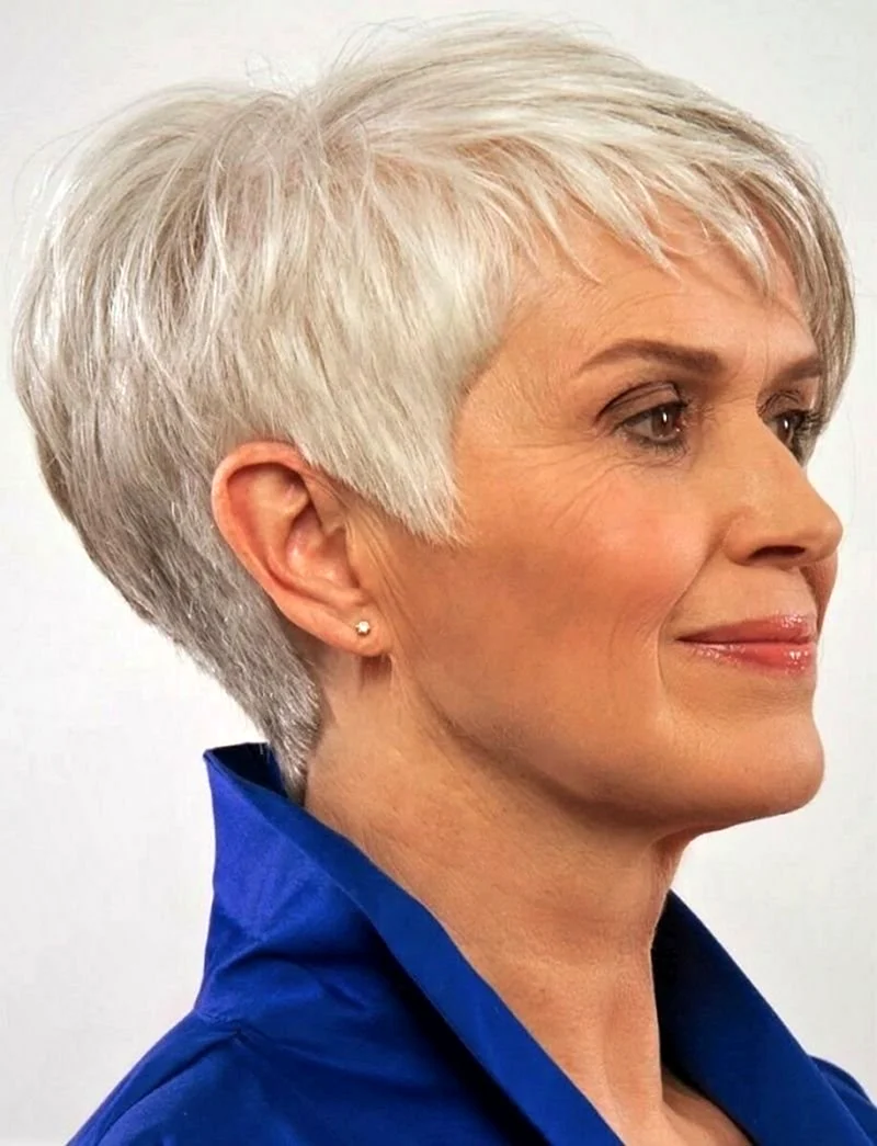 Стрижка Боб-Пикси на короткие волосы для женщин за 50 лет