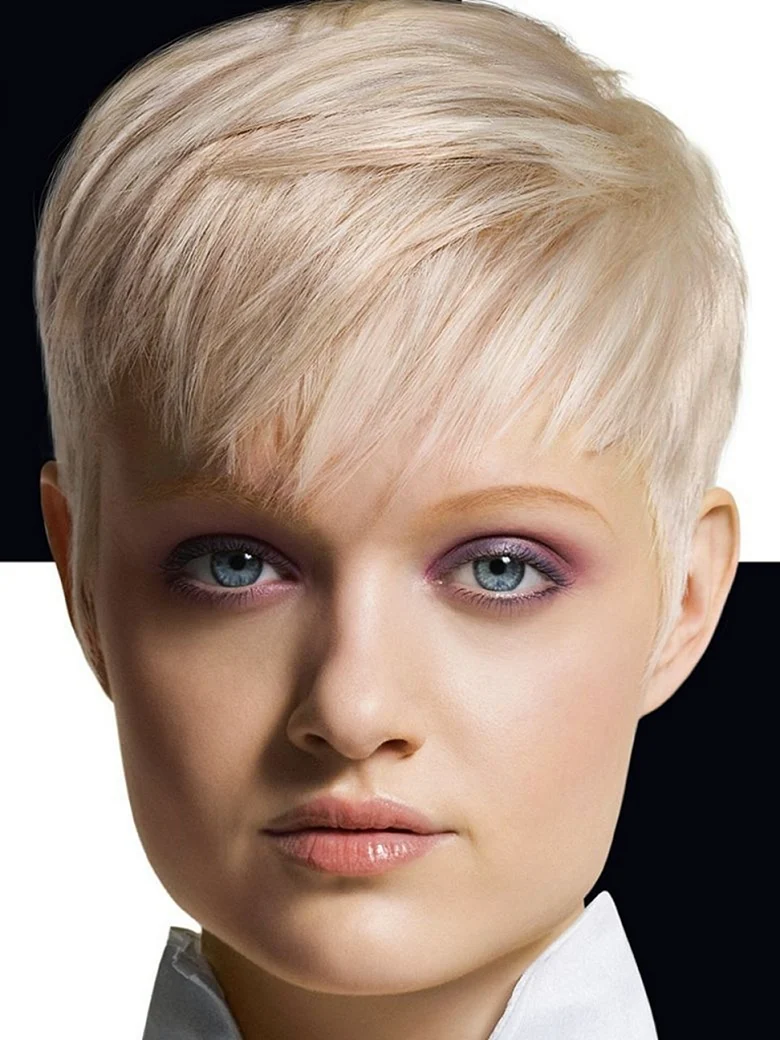 Равномерная короткая женская стрижка