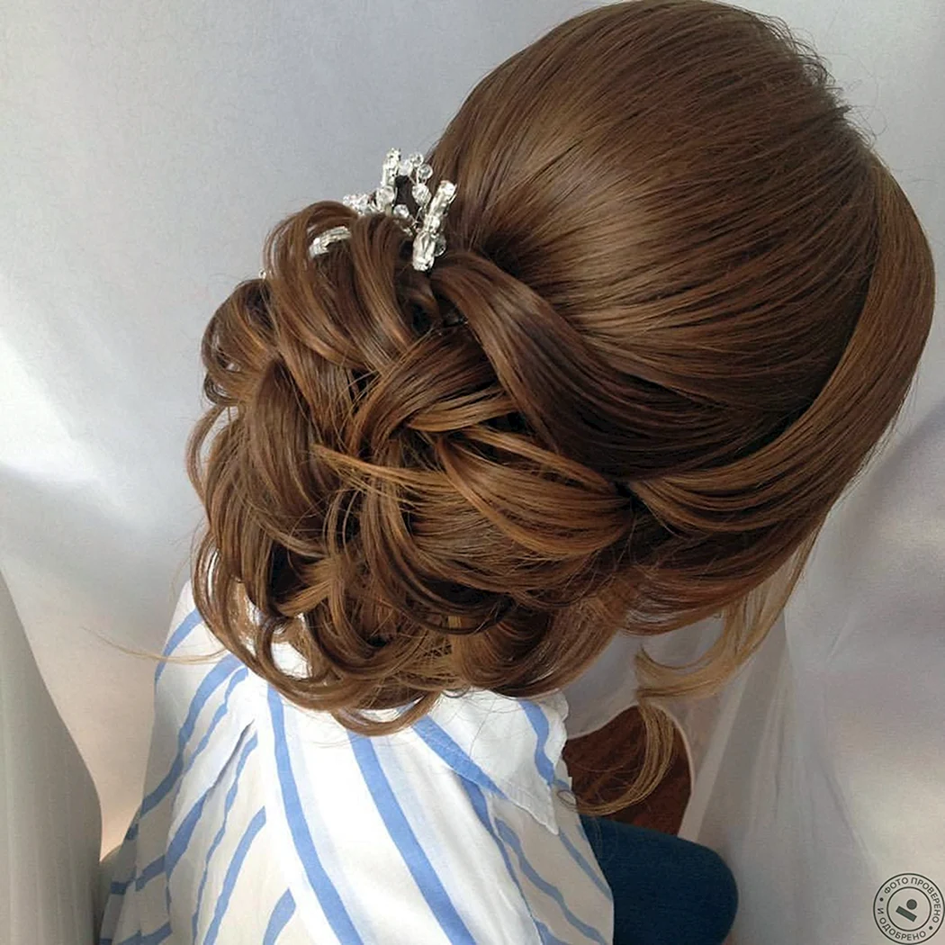 Прическа пучок