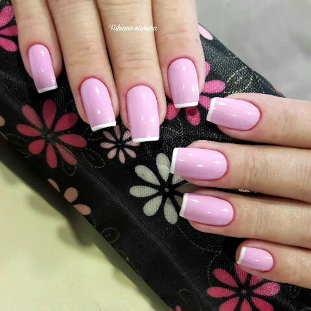 Маникюр френч розовый