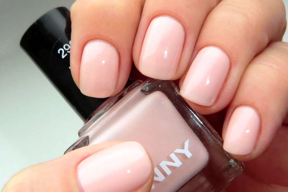 Маникюр цвета нюд