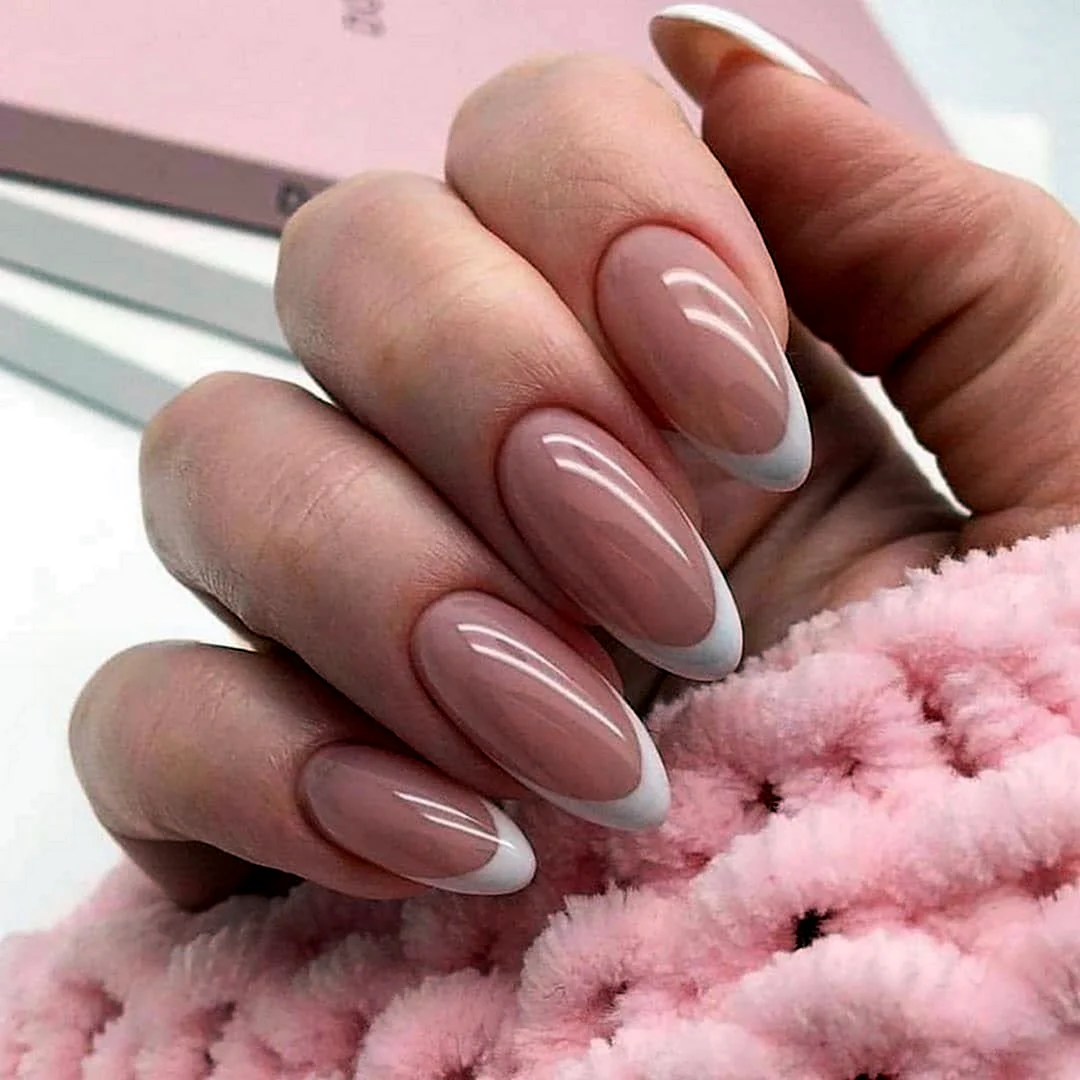 Нюдовый френч 2022 миндаль