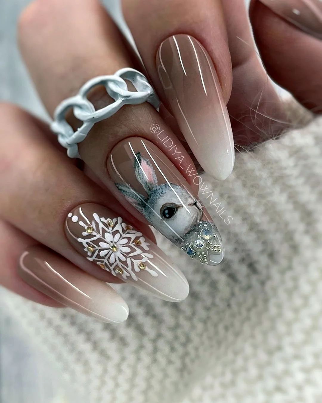 Маникюр зима 2023