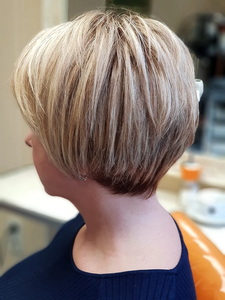 Стрижка Боб каре сзади