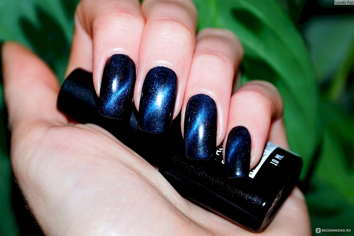 Ногти чёрные кошачий глаз