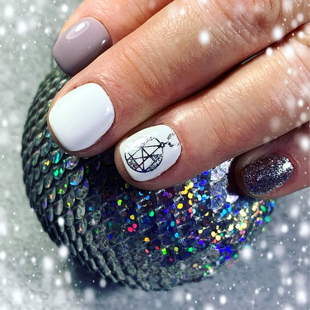 Креативный зимний маникюр