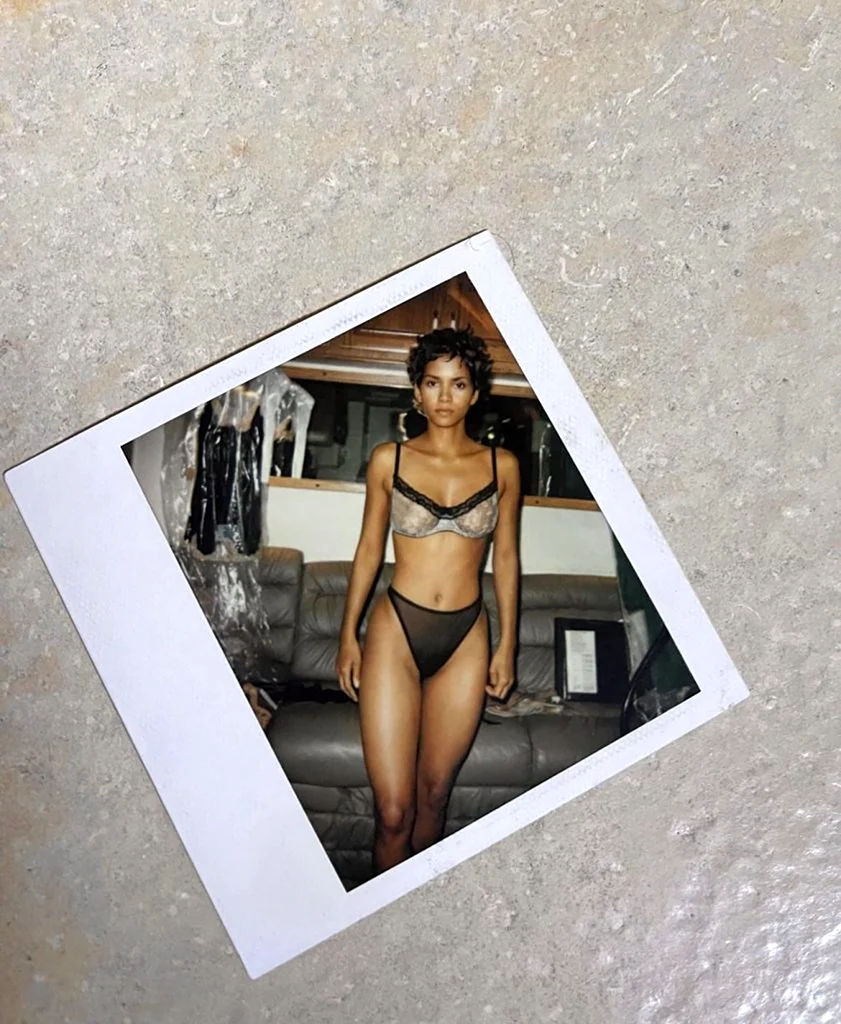 Холли Берри 1999