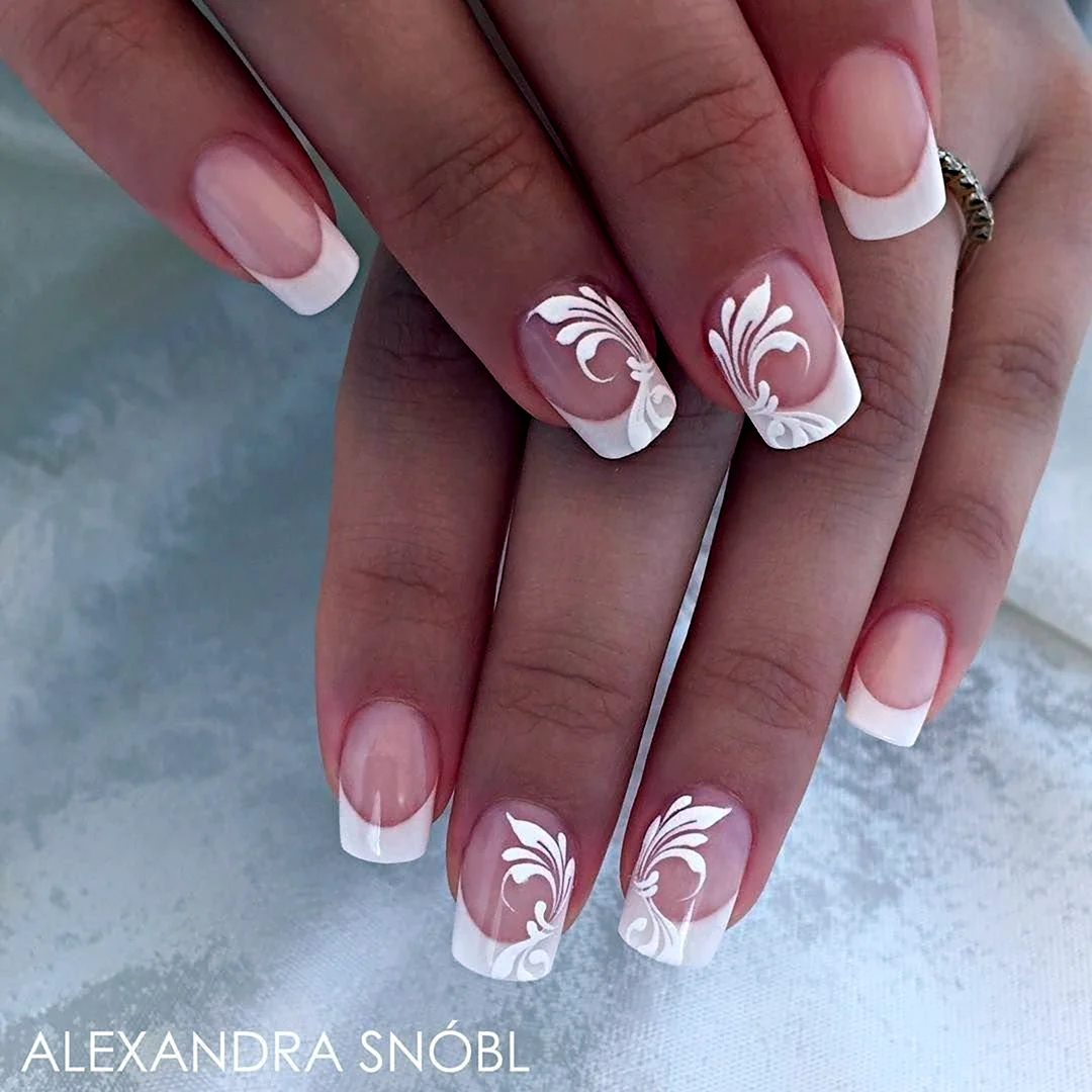 Белый френч