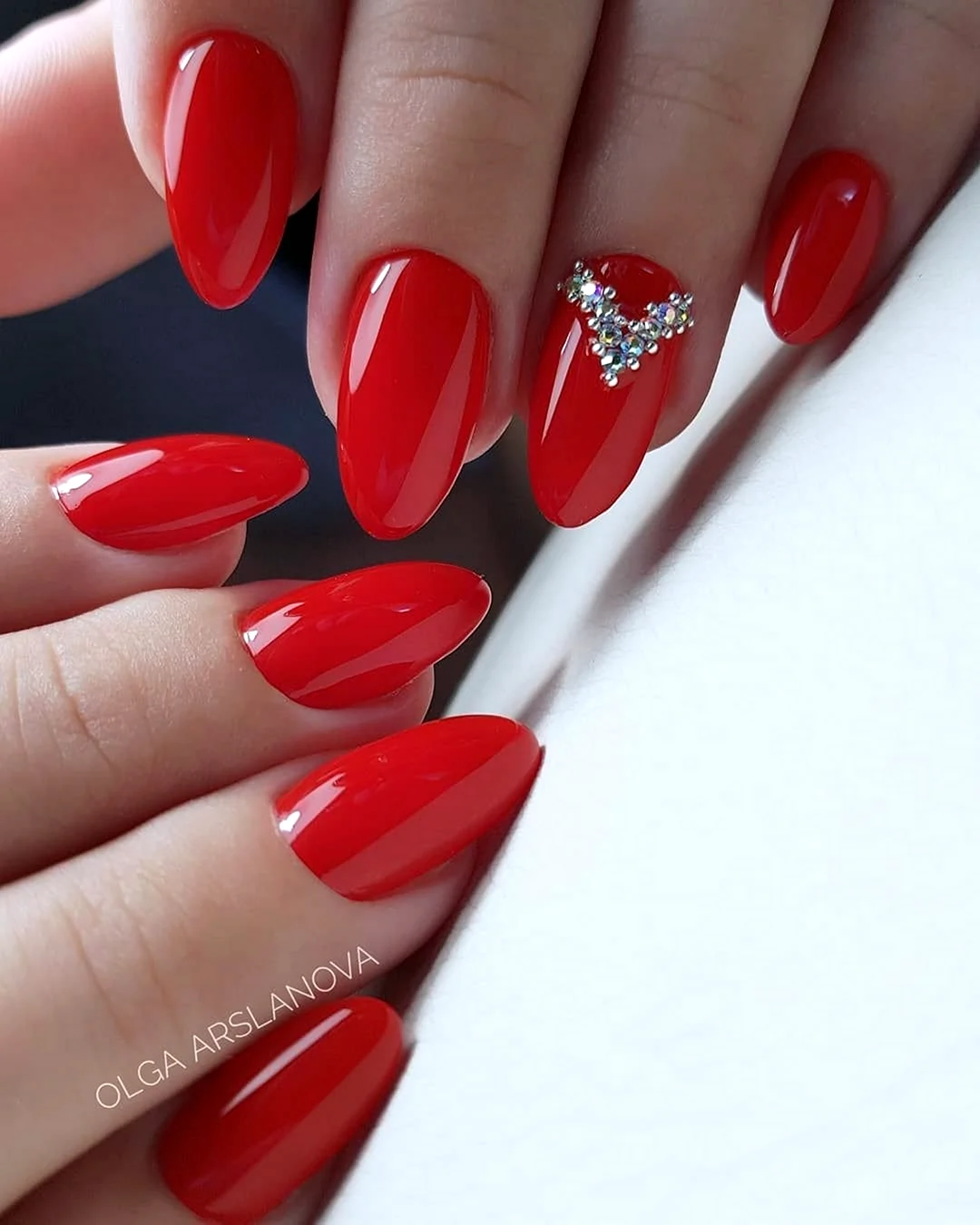 Красный маникюр