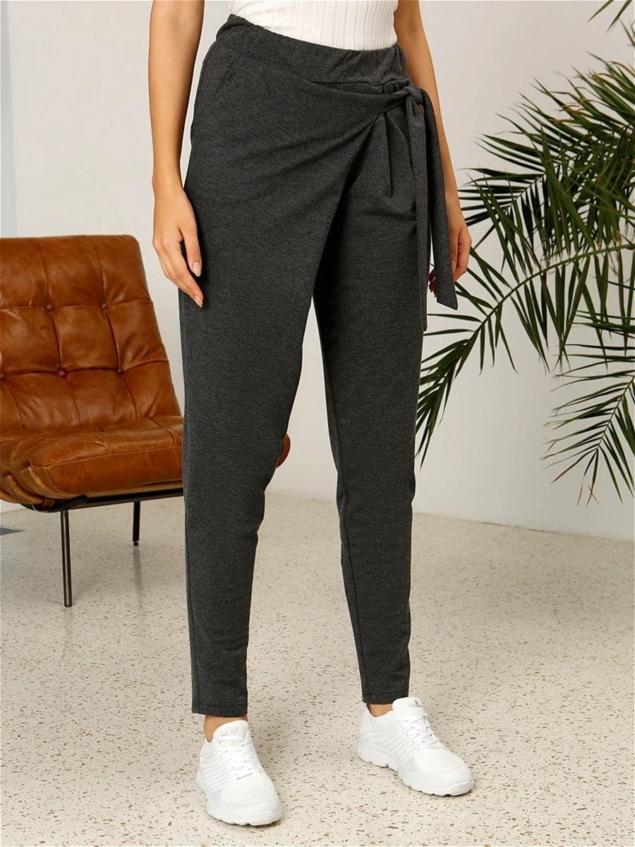 Спортивные брюки на резинке женские