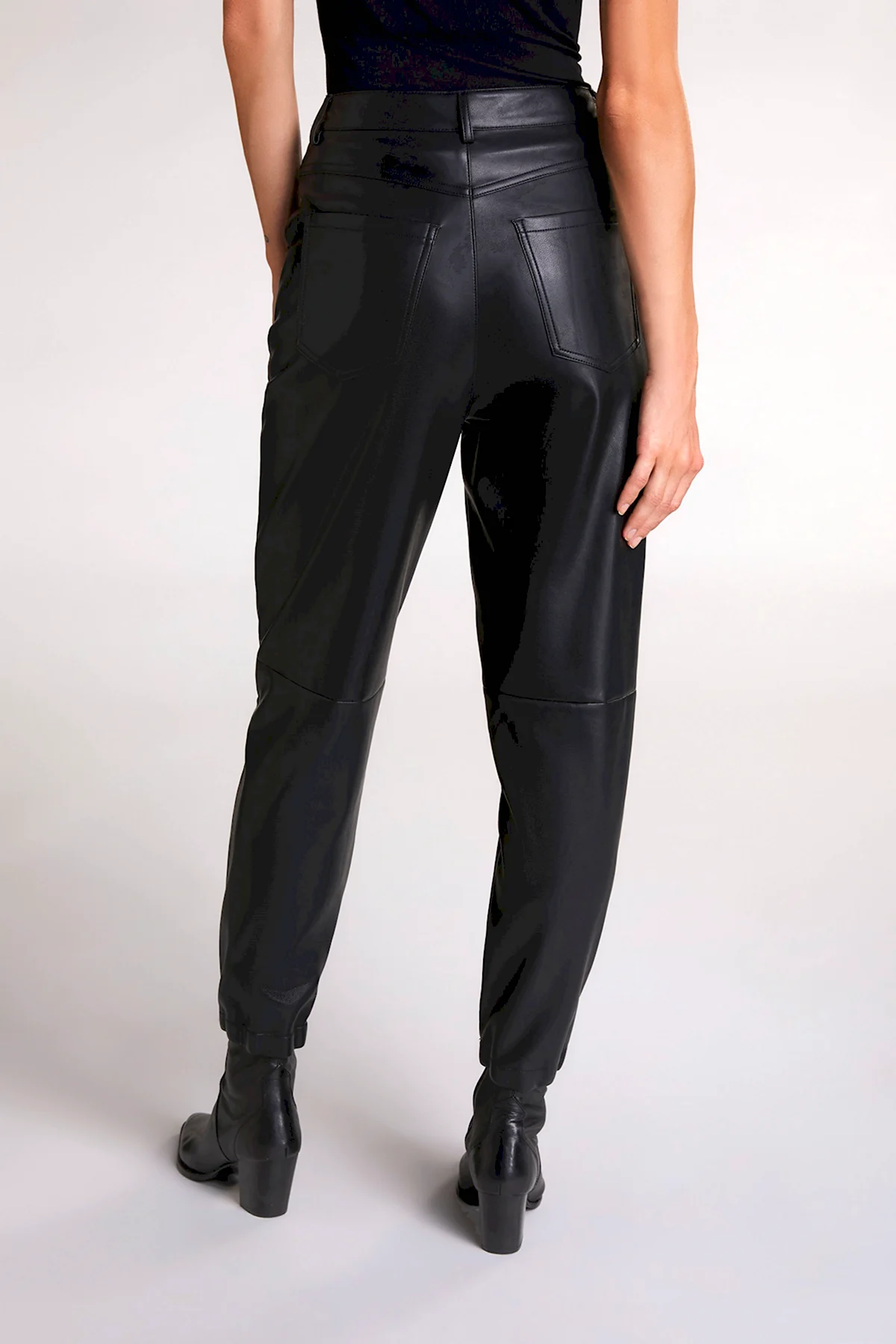 T595975 женские брюки из экокожи Marks and Spencer