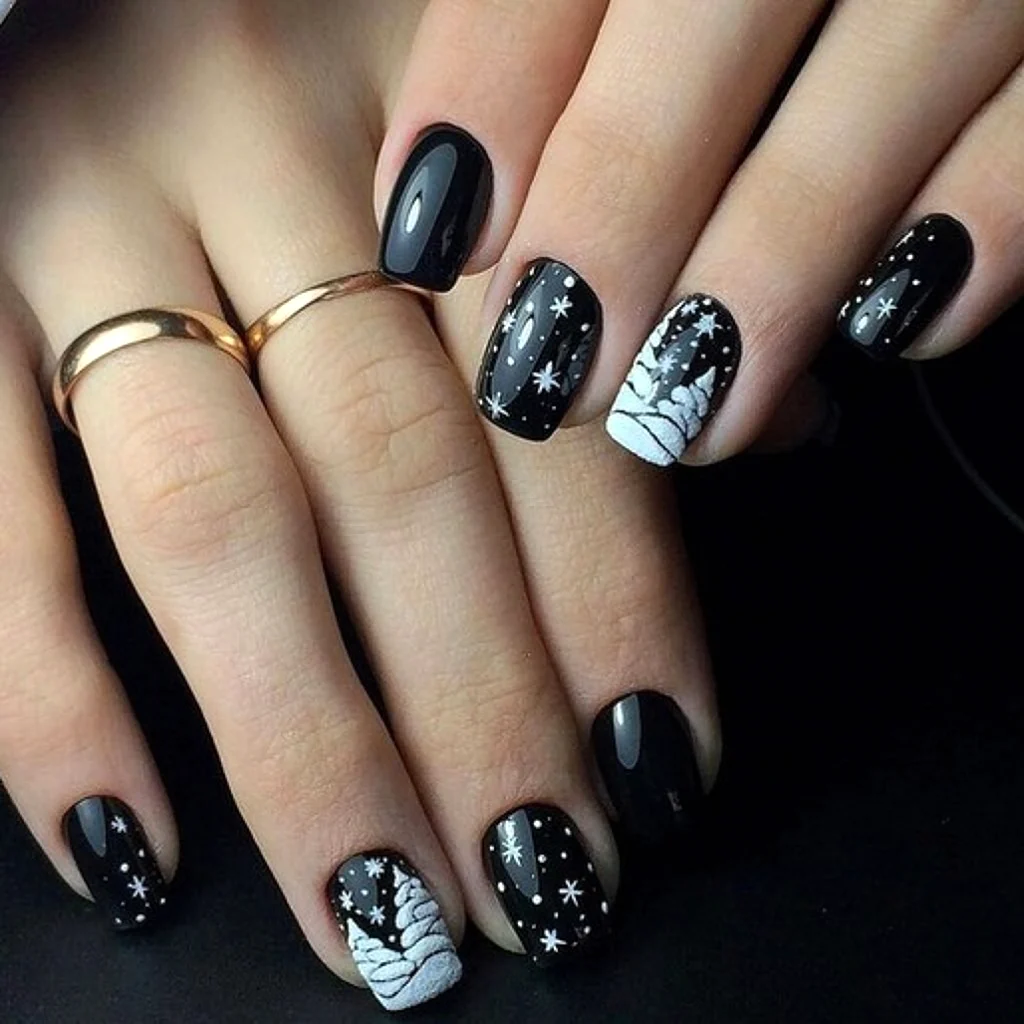 Черные новогодние ногти 2020