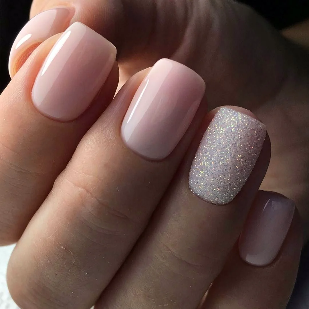 Маникюр в пастельных тонах